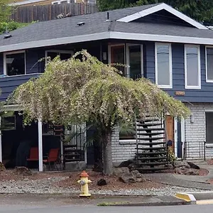 https://water-view-home.seattlehotelsites.com